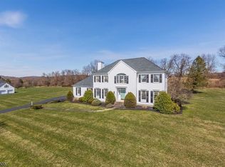4 Bridle Ln, Washington, NJ 07882