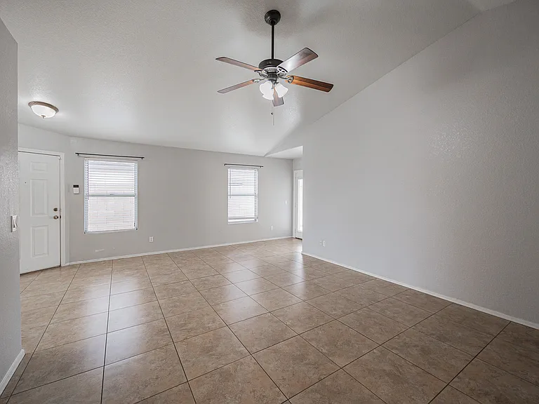 5014 W Ponderosa Ln — Photo 7