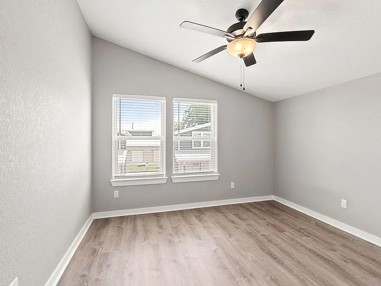 20 Tate Lane — Photo 14