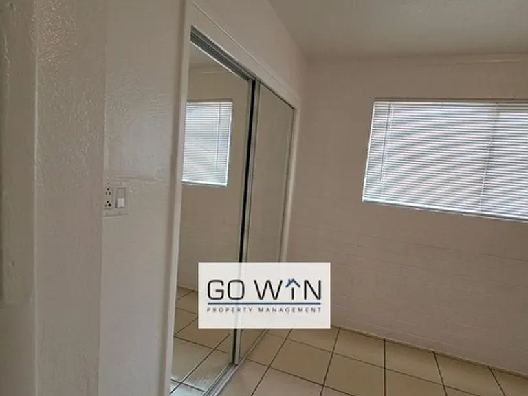 9837 N 11th Ave — Photo 5
