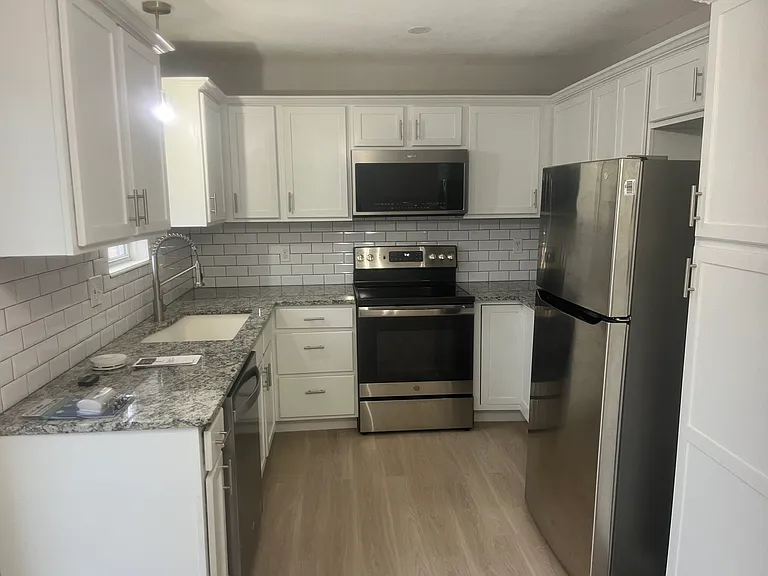 845 E Pinewood St — Photo 10