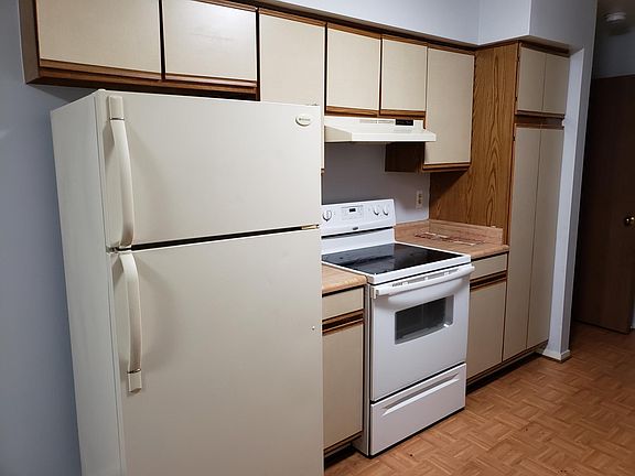 3rd image of 1831 N Arbor Way Dr APT 12
