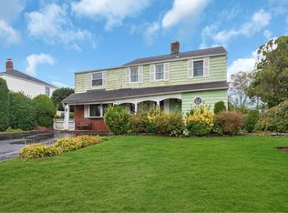 230 Harvard St, Westbury, NY 11590
