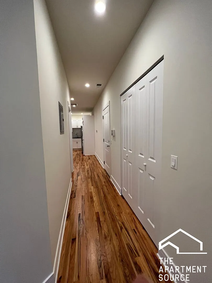 2 bed, 850 sqft, $3,400 — Photo 3