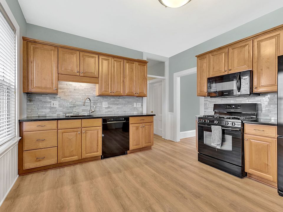 Eat in Kitchen