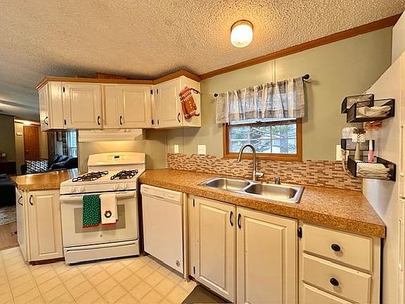 3rd image of 29 Duston Drive