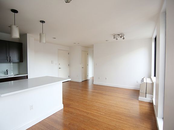 3rd image of 832 Dekalb Ave APT 3B