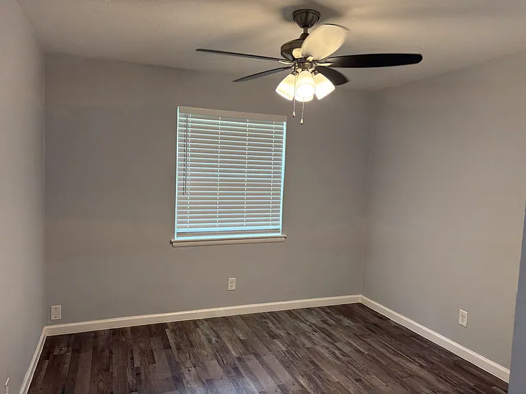 729 Cranbrook Ln — Photo 8