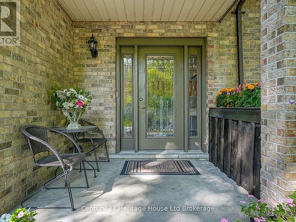 4th image of 248 Vansittart Ave