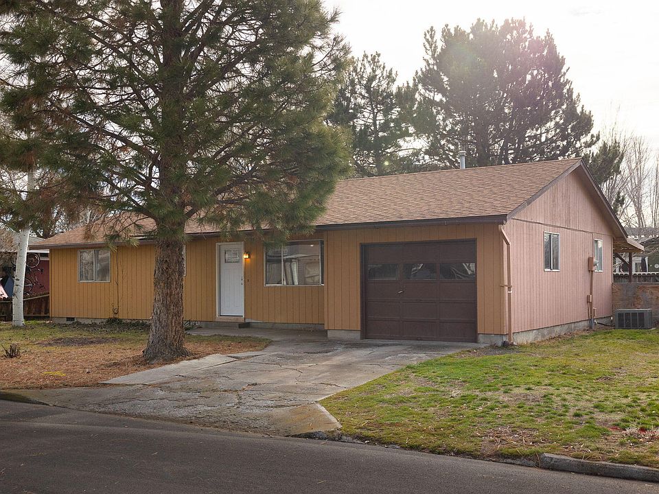 1st image of 1200 SE 7th St