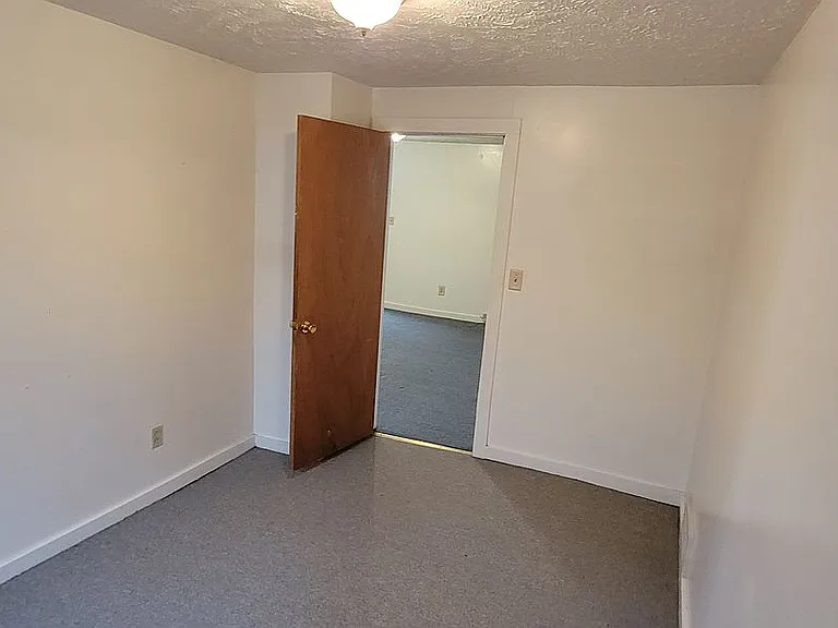 45 Tuttle Ct #4 — Photo 7