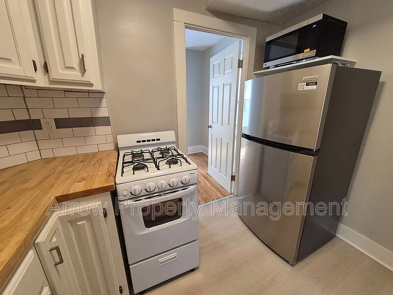 2727 P St #3