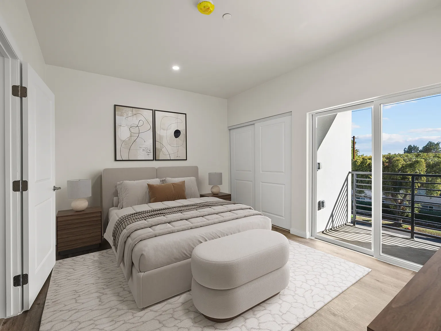 13853 Victory Blvd — Photo 3