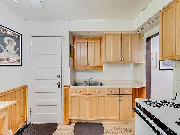 3rd image of 2501 Emerson Ave S APT 1