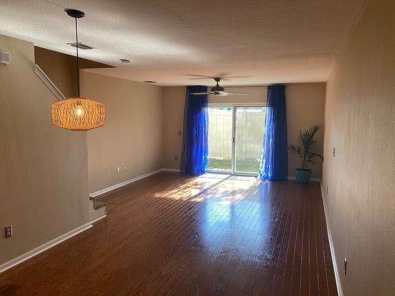 2nd image of 2533 Harn Blvd Unit 2