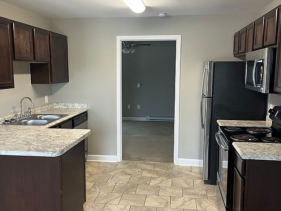 5th image of 408 Southern Cross Dr #16