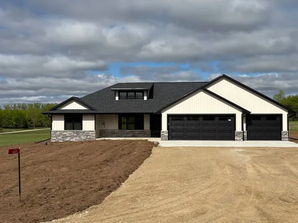 665 Kroll Rd, Pulaski, WI 54162
