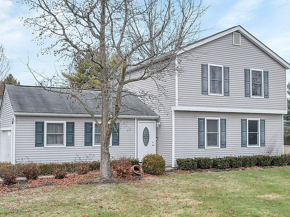 2nd image of 1174 Tillicum Dr