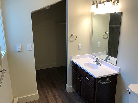 5th image of 213 S 7th St APT 3