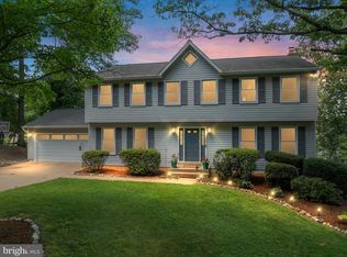 914 Barker Hill Rd, Herndon, VA 20170