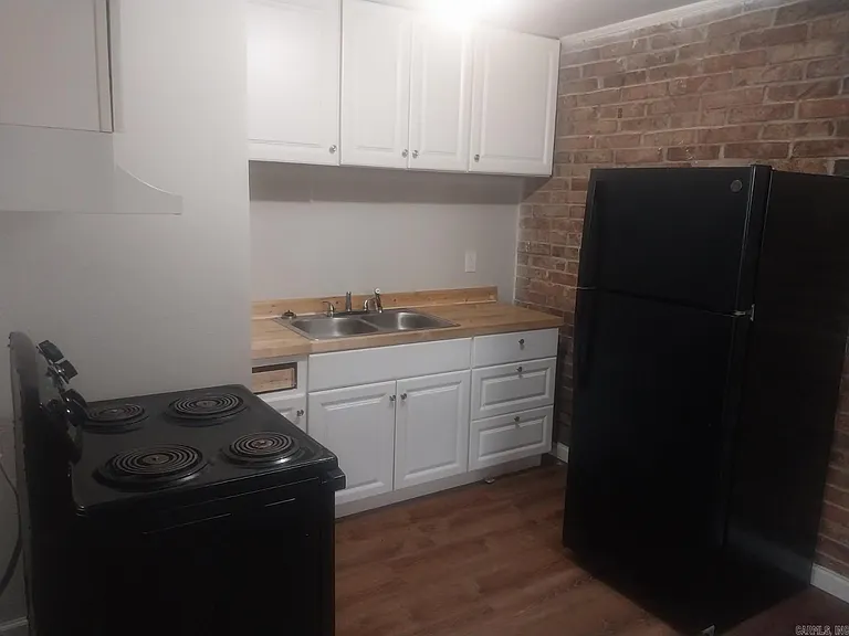 521 W 2nd Ave — Photo 3