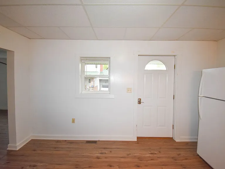 3 Fairview St — Photo 9