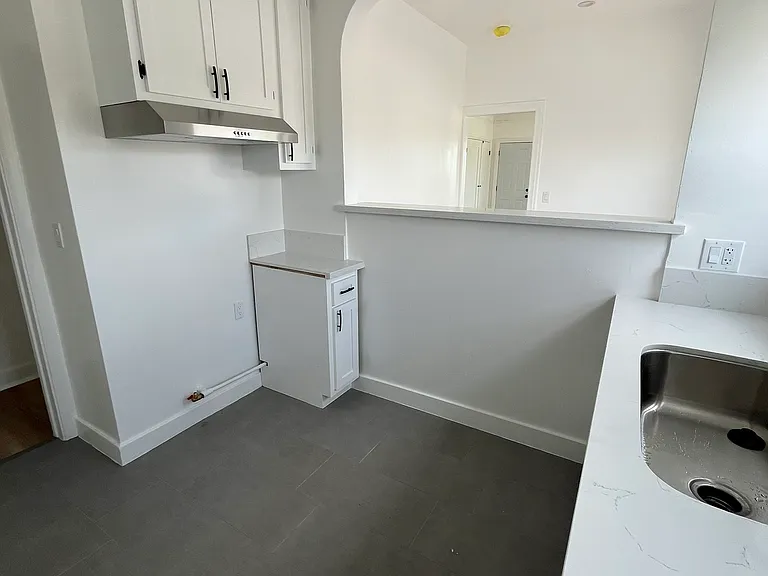 1044 N Townsend Ave #1046-1/2 — Photo 6