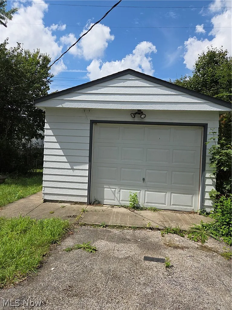 3 bed, 1.5 bath, $1,500 — Photo 3