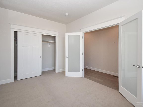 3rd image of 20678 SE Cougar Peak Dr