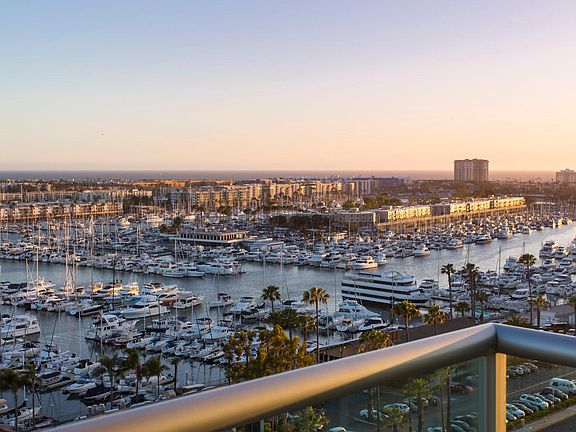 4th image of 13700 Marina Pointe Dr Unit 1105
