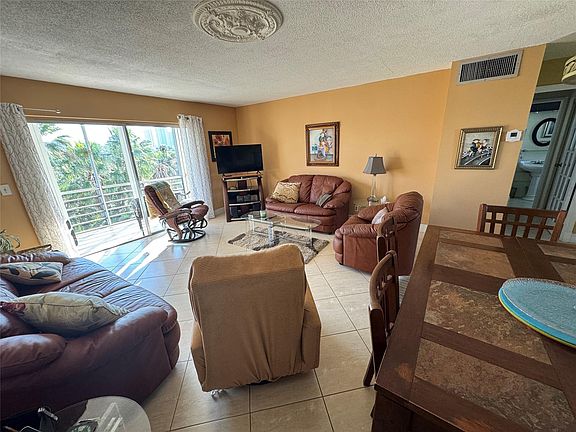 3rd image of 600 NE 14th Avenue #517