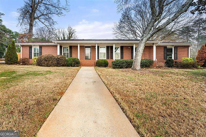 1st image of 161 Deerwood Cir SE