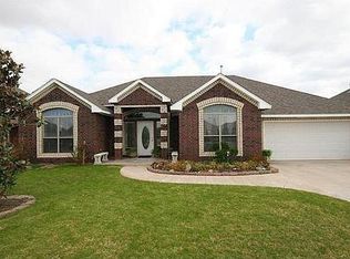 704 N Cherokee Way, Mustang, OK 73064