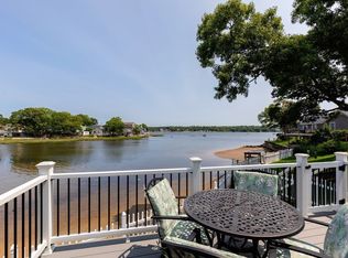 62 Pinehurst Dr, Wareham, MA 02571