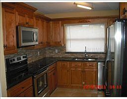 4th image of 365 Buttonwood Dr
