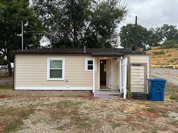 3rd image of 214 E Plymouth St
