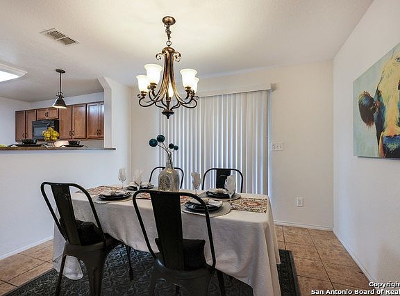 4th image of 9023 Oakwood Park