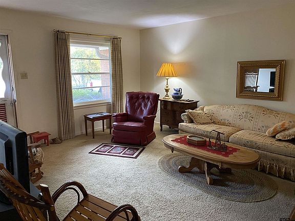 5th image of 2200 Glenbrook Dr