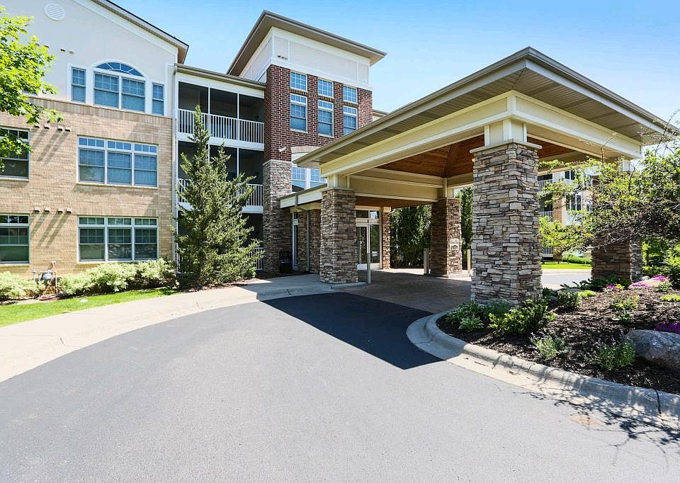 1st image of 500 Greenhaven Dr APT 222