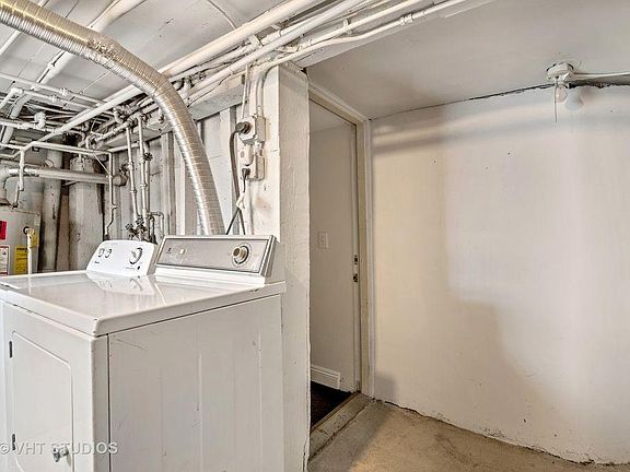 5th image of 2347 W Medill Ave #1