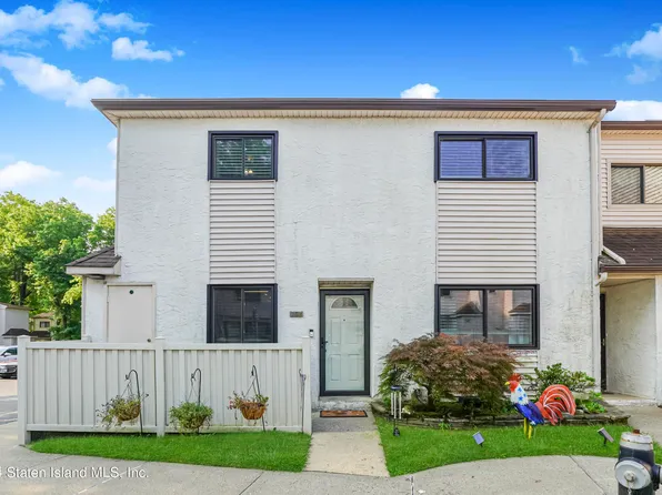 156 Surfside Plz #100, Staten Island, NY 10307