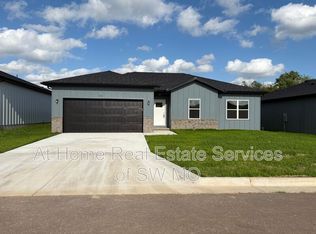 1352 S Shayla Ave, Springfield, MO 65802