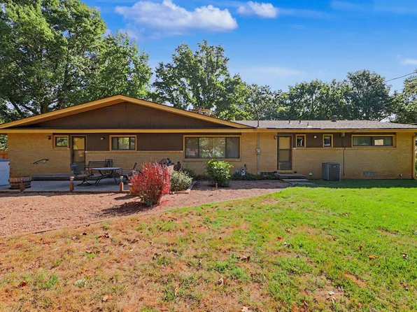367 N Fairway Ave, Wichita, KS 67212