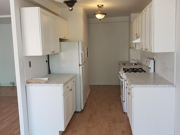 5th image of 47 Davis Ave #5610