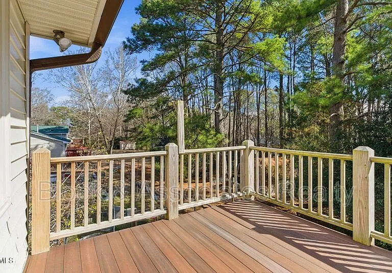 1200 Boxwood Ln — Photo 5