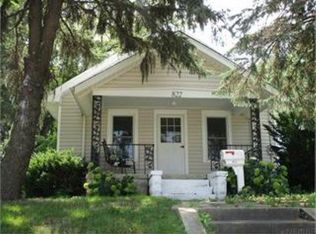 822 W 1st St, Cedar Falls, IA 50613