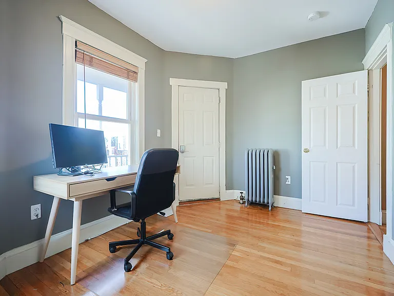 51 Whitten St #3 — Photo 4