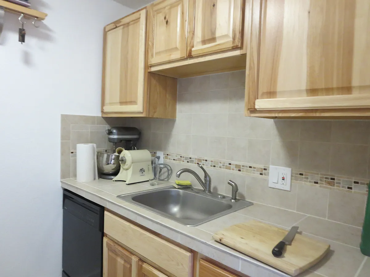 Building Photo - 3423 Madison Ave #132