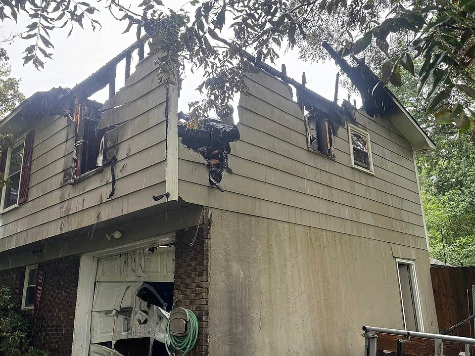 2nd image of 4053 Middle Ave