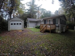 1243 Hunter Ln, Long Pond, PA 18334